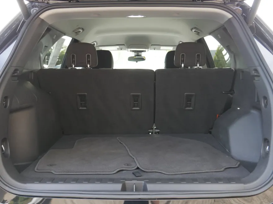2020 Chevrolet Equinox LT photo 1