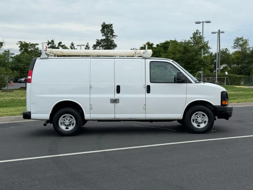 2016 Chevrolet Express 3500 Cargo Van photo 1
