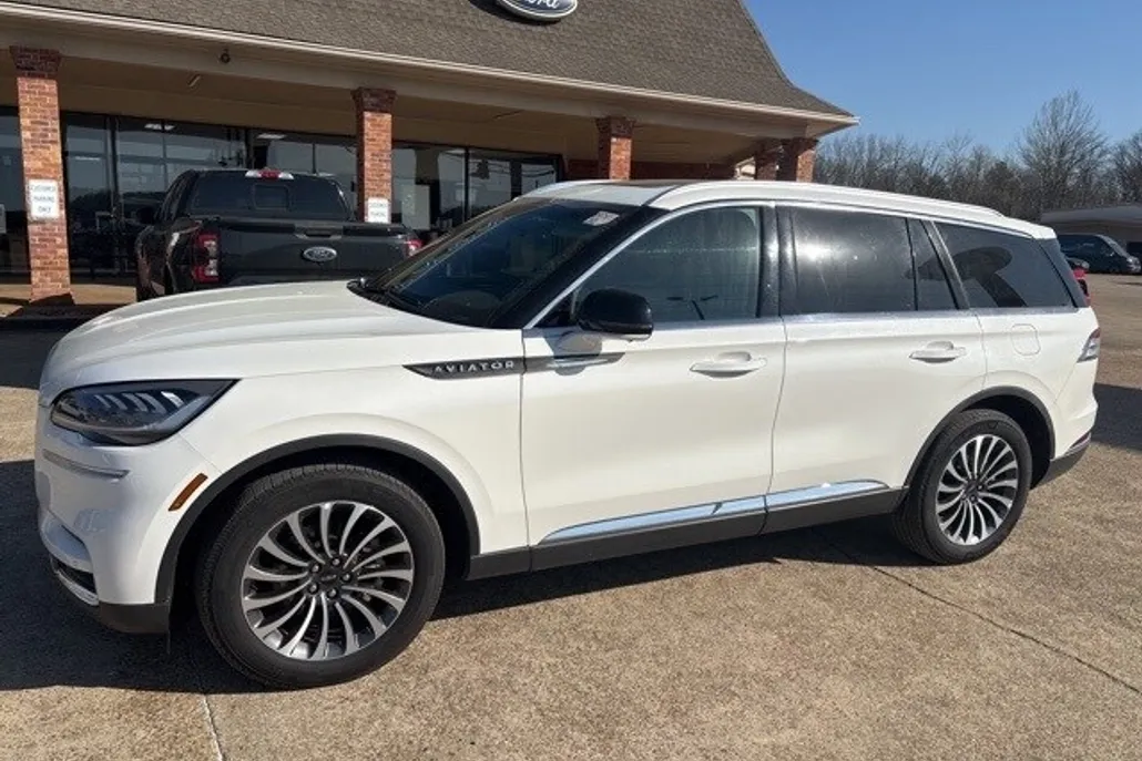 2023 Lincoln Aviator Reserve photo 1
