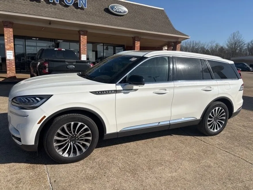 2023 Lincoln Aviator Reserve photo 1