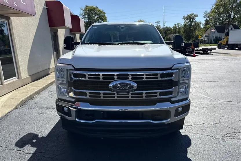 2024 Ford F-250 XLT photo 1