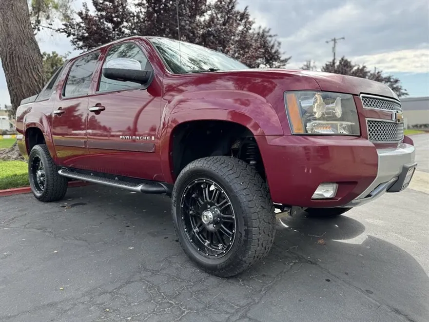 2007 Chevrolet Avalanche LT photo 1