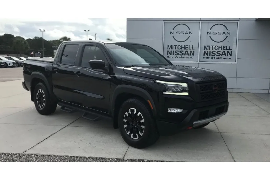2023 Nissan Frontier Crew Cab PRO-X photo 1