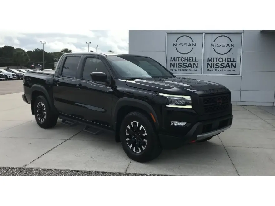 2023 Nissan Frontier Crew Cab PRO-X photo 1
