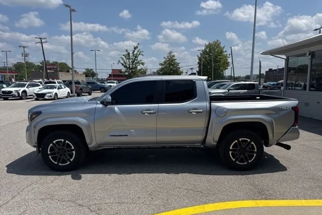 2024 Toyota Tacoma TRD Sport photo 1