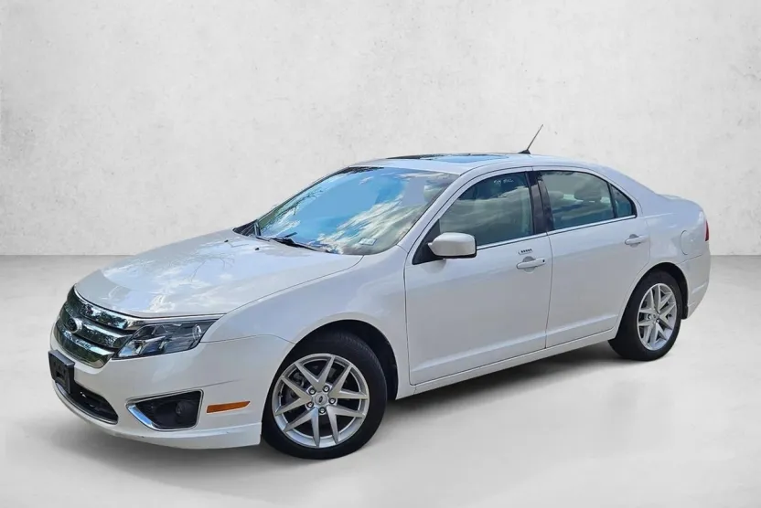 2012 Ford Fusion SEL photo 1