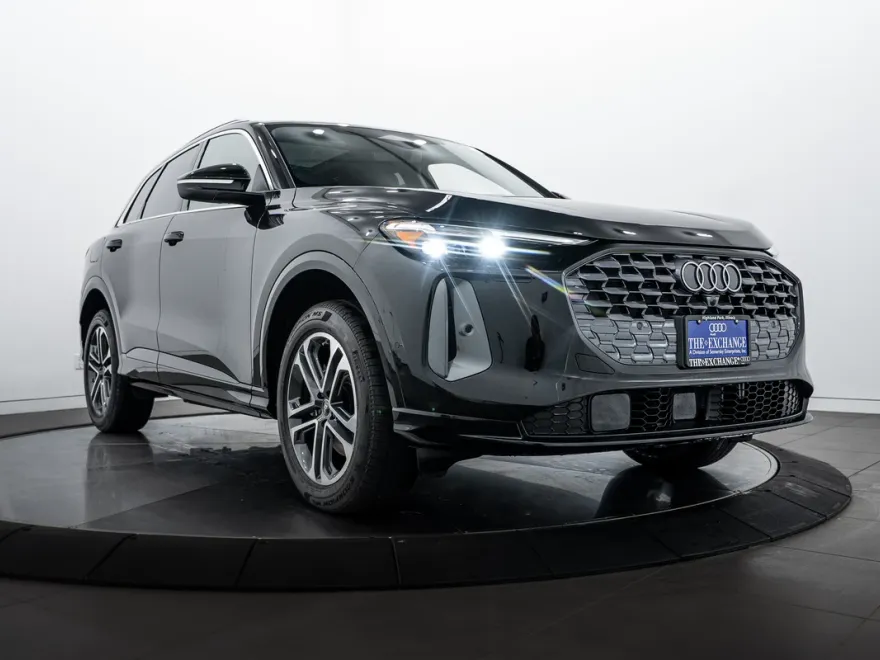 2025 Audi Q5 Premium Plus photo 1