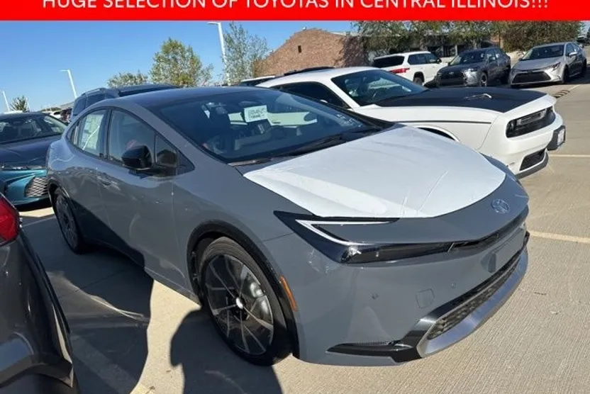 2026 Toyota Prius Plug-in photo 1