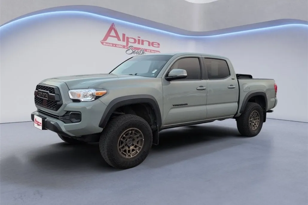 2023 Toyota Tacoma 4x4 SR photo 1