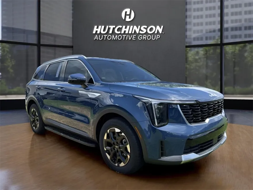 2025 Kia Sorento S photo 1