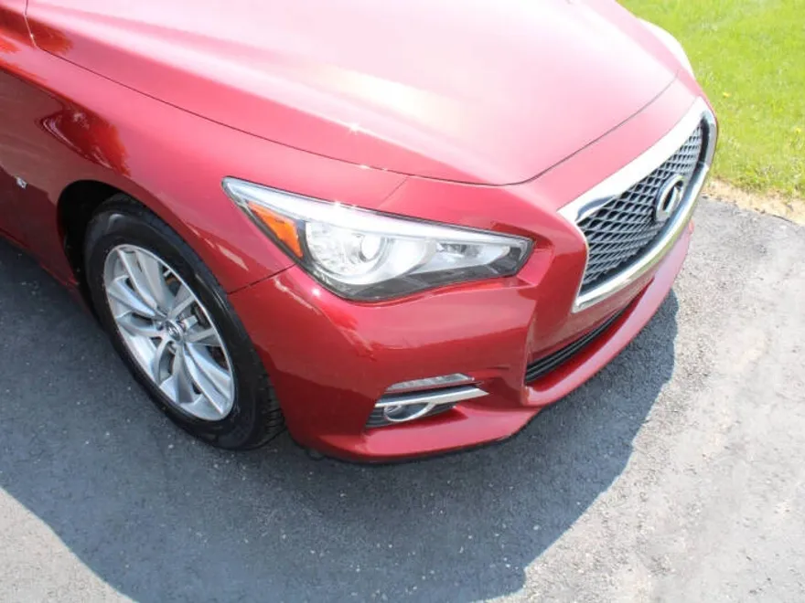 2015 Infiniti Q50 Premium photo 1