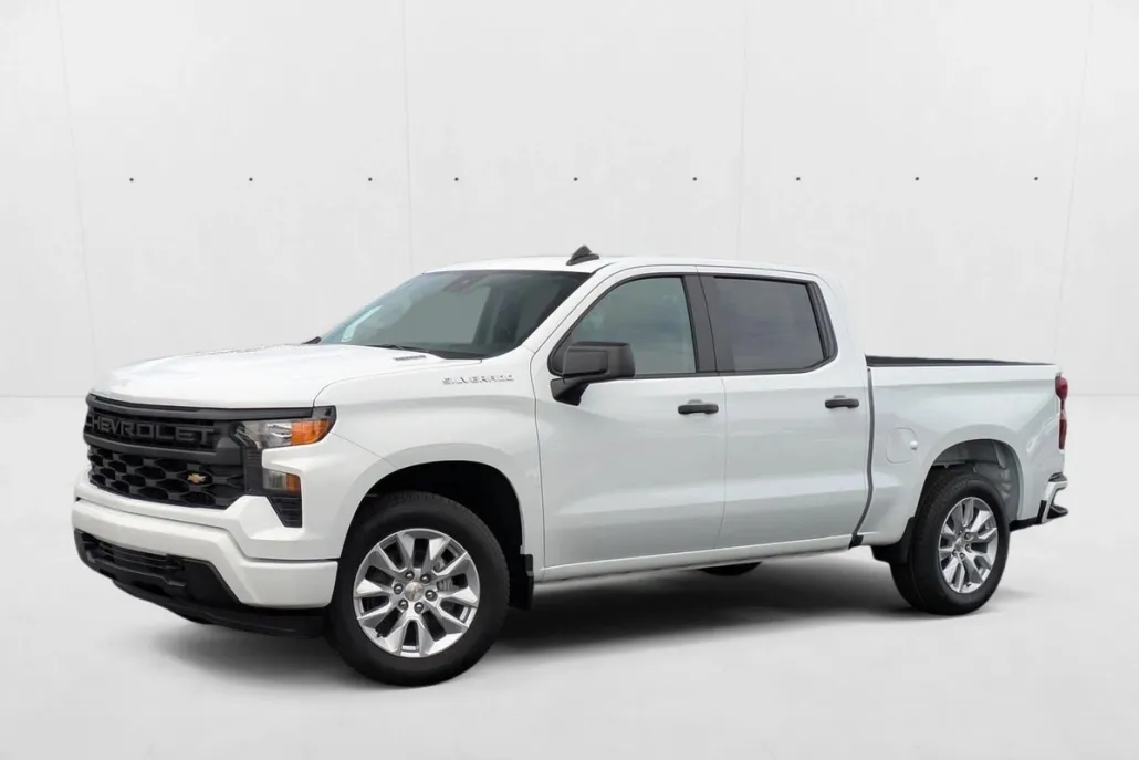 2025 Chevrolet Silverado 1500 Custom photo 1