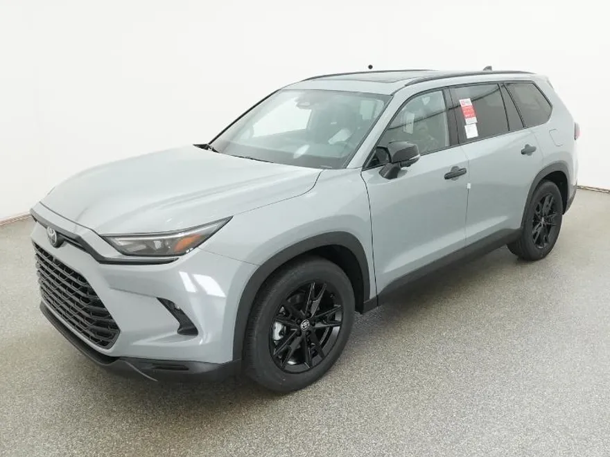 2026 Toyota Highlander Hybrid photo 1