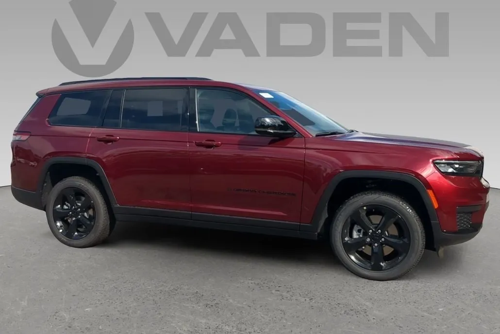2025 Jeep Grand Cherokee Altitude photo 1