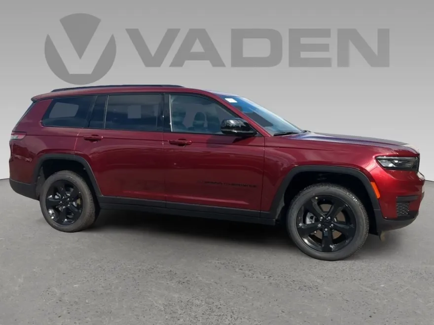 2025 Jeep Grand Cherokee Altitude photo 1