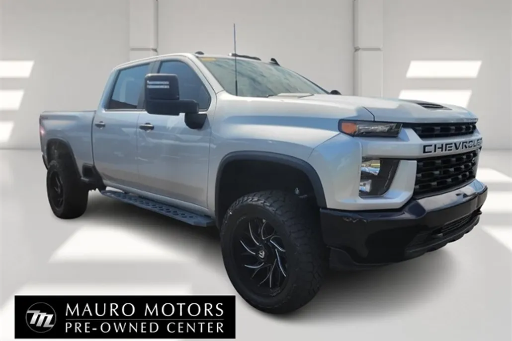 2022 Chevrolet Silverado Custom photo 1
