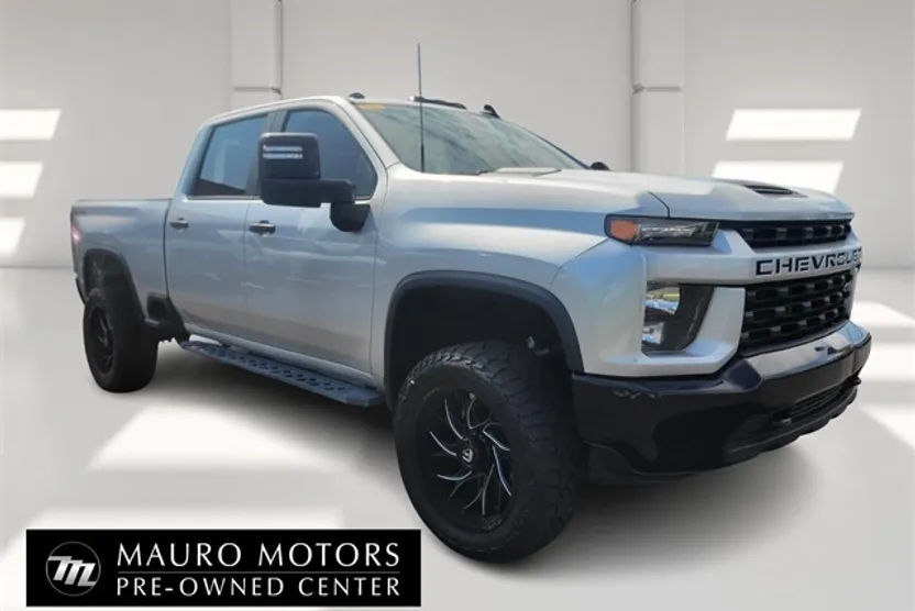 2022 Chevrolet Silverado Custom photo 1