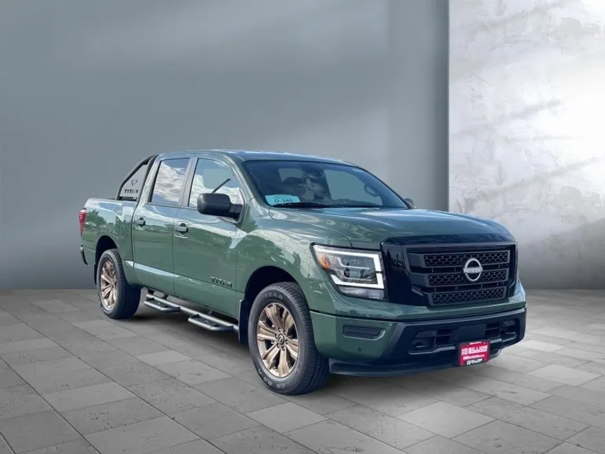 2024 Nissan Titan SV photo 1