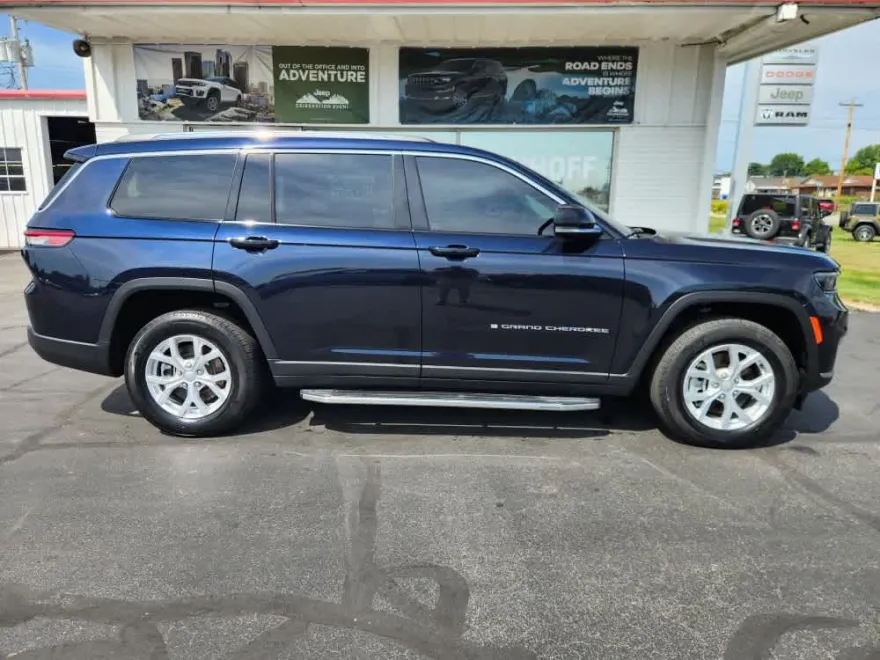 2023 Jeep Grand Cherokee Limited photo 1