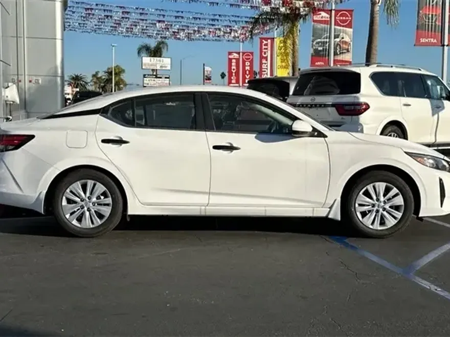 2025 Nissan Sentra S photo 1