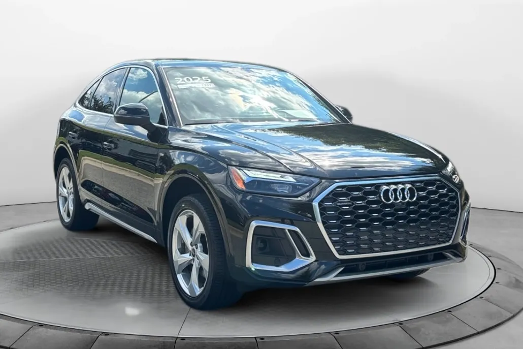 2025 Audi Q5 Sportback Premium Plus 45 TFSI S line photo 1