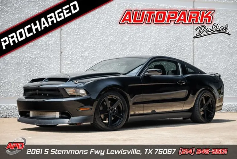 2012 Ford Mustang GT Premium photo 1