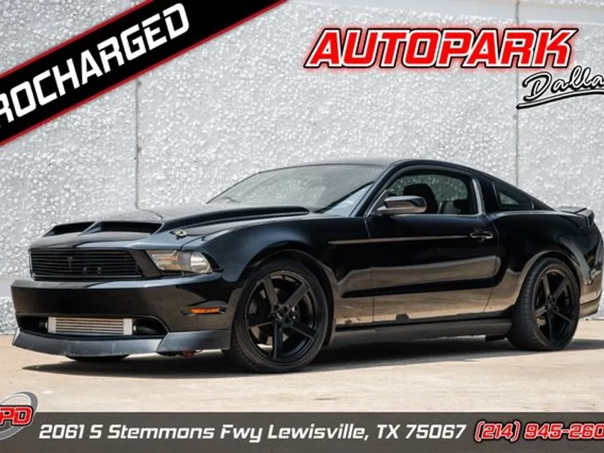 2012 Ford Mustang GT Premium photo 1