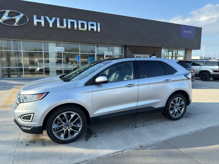 2017 Ford Edge Titanium photo 1