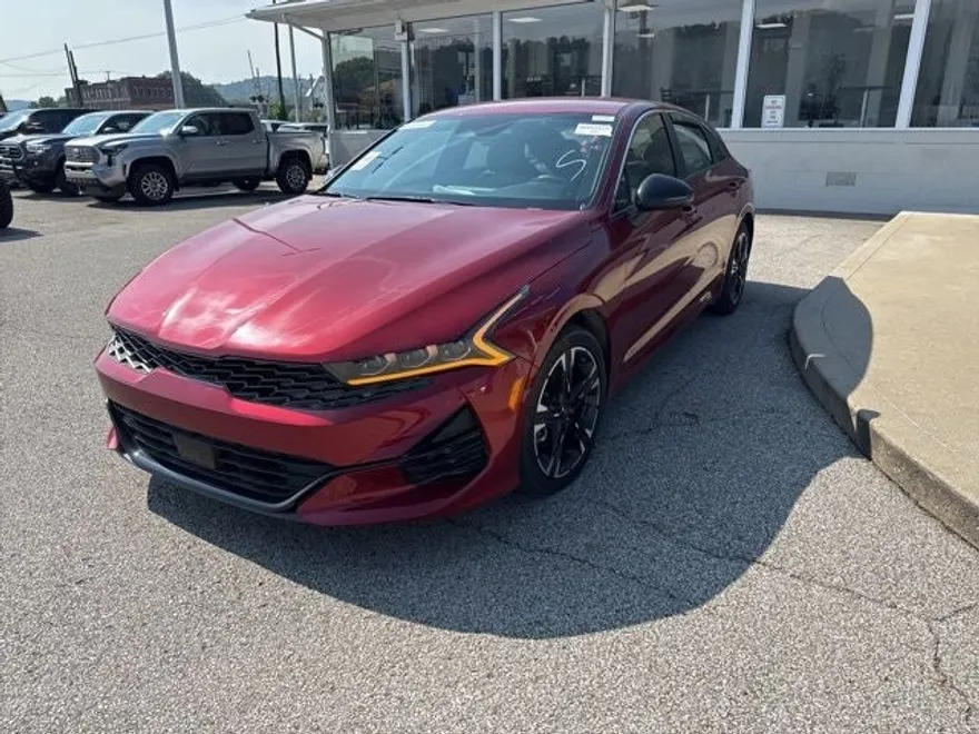 2023 Kia K5 GT-Line photo 1