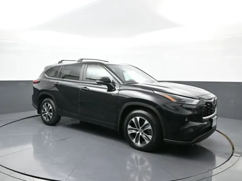 2023 Toyota Highlander XLE photo 4