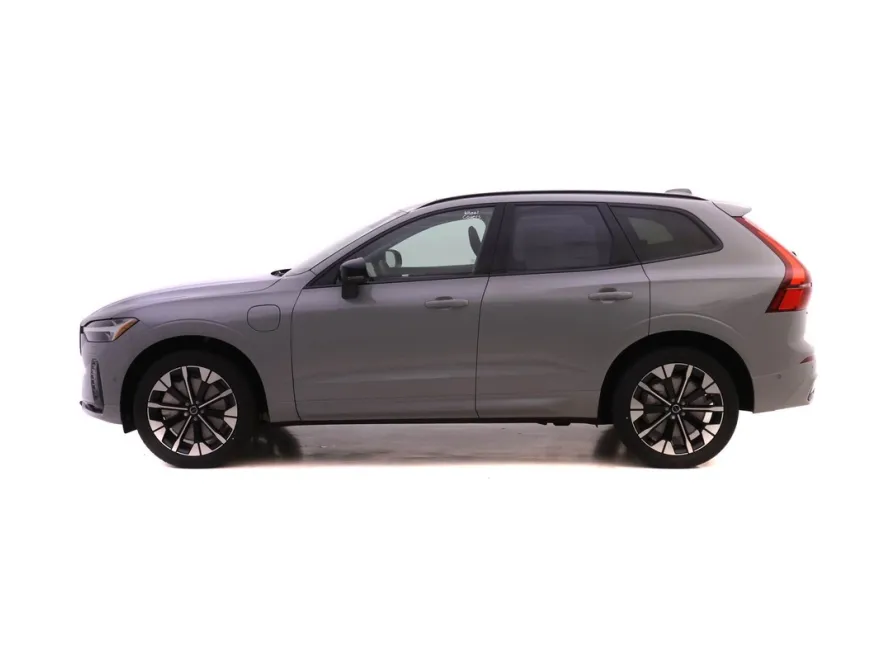 2026 Volvo XC60 Hybrid T8 Plus photo 1