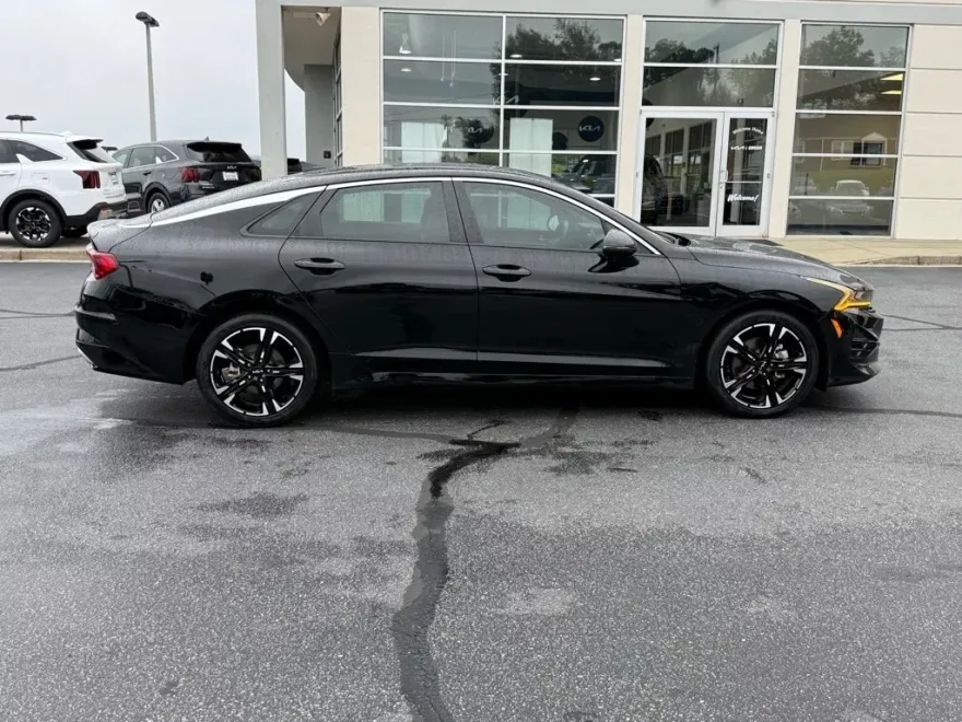 2024 Kia K5 GT-Line photo 1