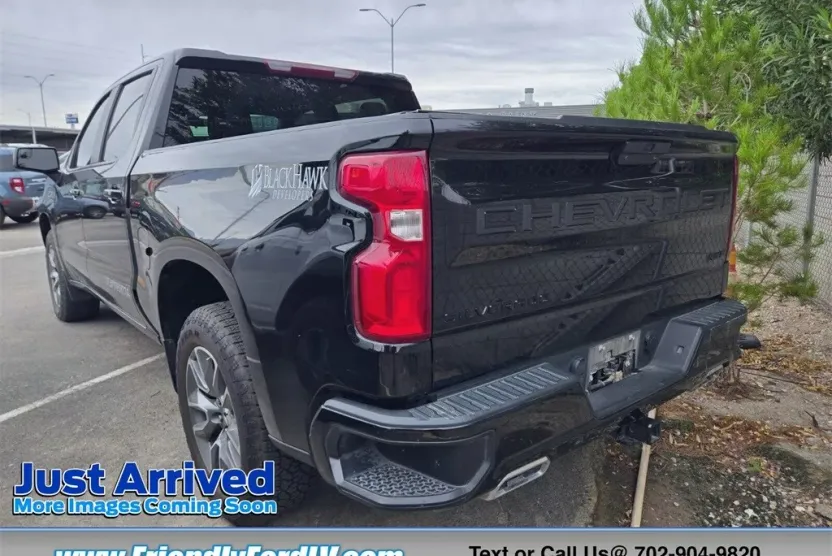 2021 Chevrolet Silverado 1500 RST photo 1