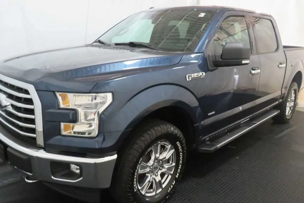 2017 Ford F-150 XLT photo 1