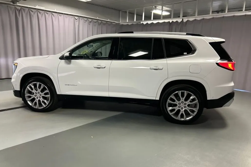 2025 Gmc Acadia Denali photo 1