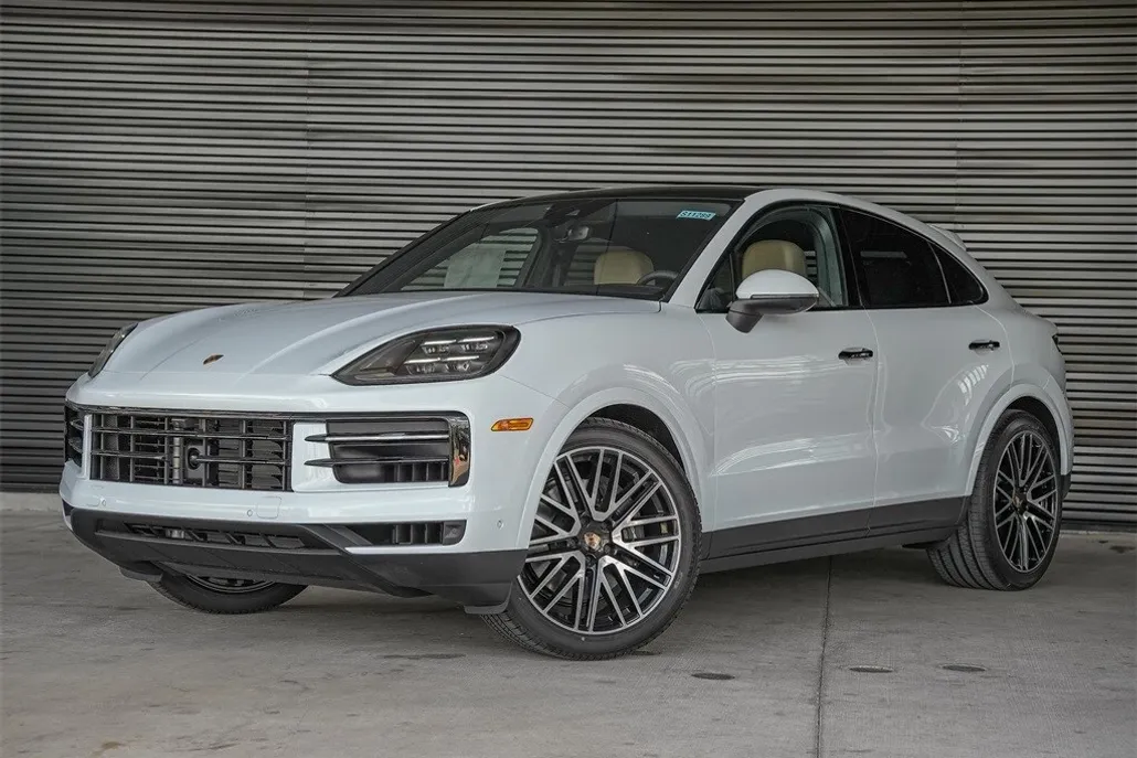 2025 Porsche Cayenne Coupe photo 1