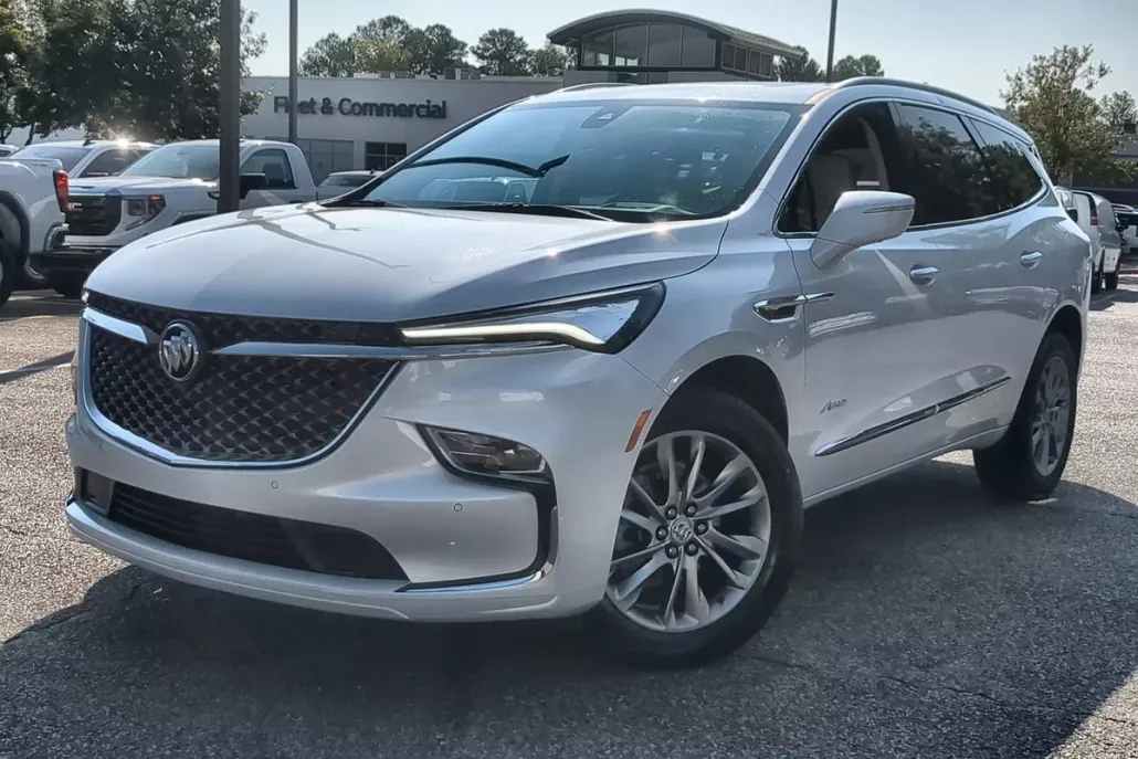 2023 Buick Enclave Avenir photo 1