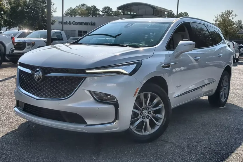 2023 Buick Enclave Avenir photo 1