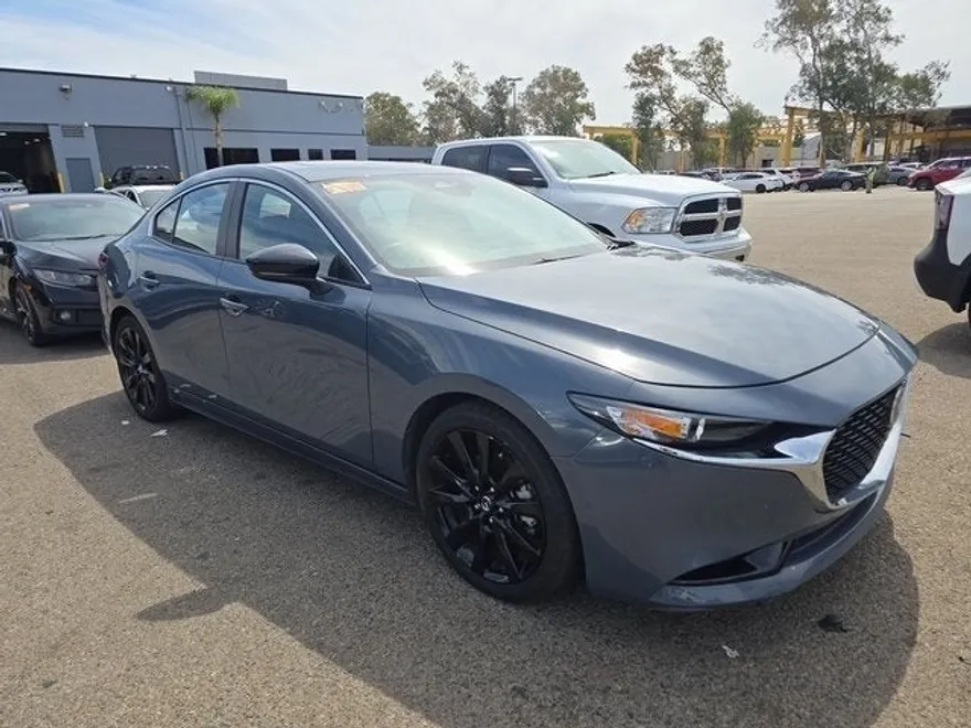 2024 Mazda Mazda3 2.5 Carbon Base photo 1