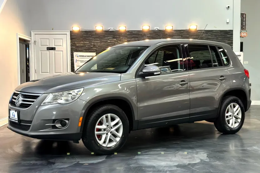 2011 Volkswagen Tiguan S photo 1