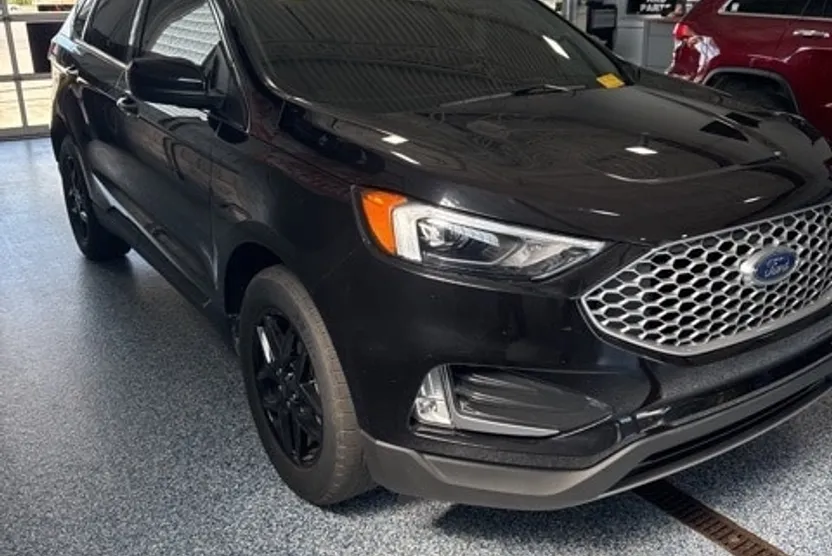 2024 Ford Edge SEL photo 1