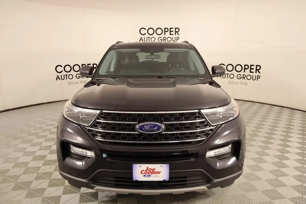 2021 Ford Explorer XLT photo 1
