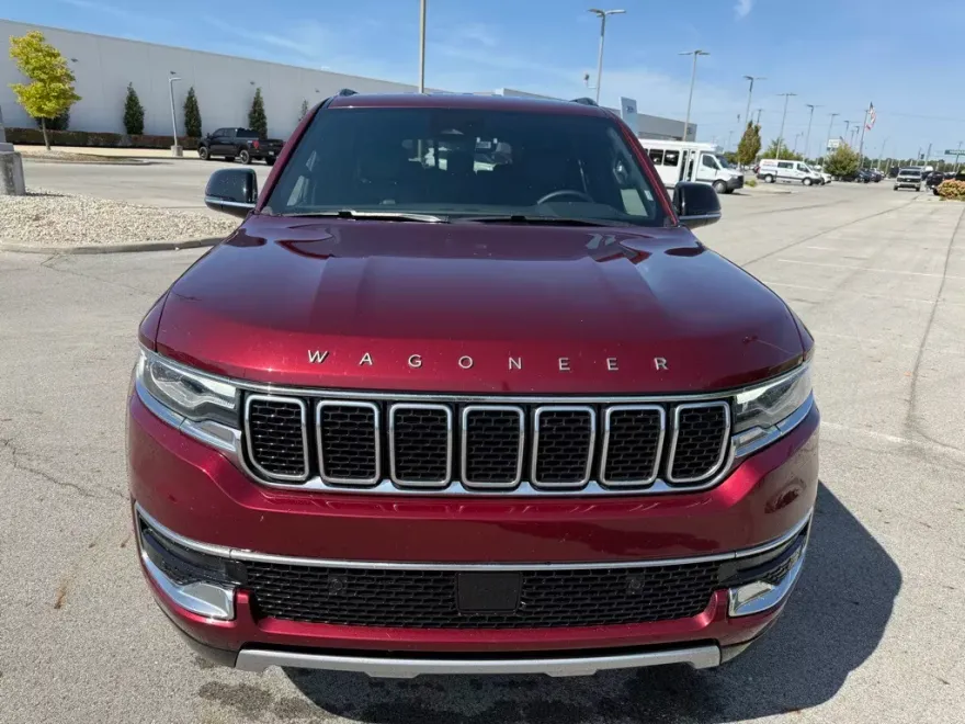 2024 Jeep Wagoneer L Series II photo 1