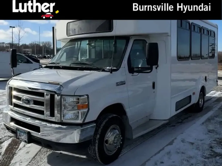 2016 Ford E-450 photo 1