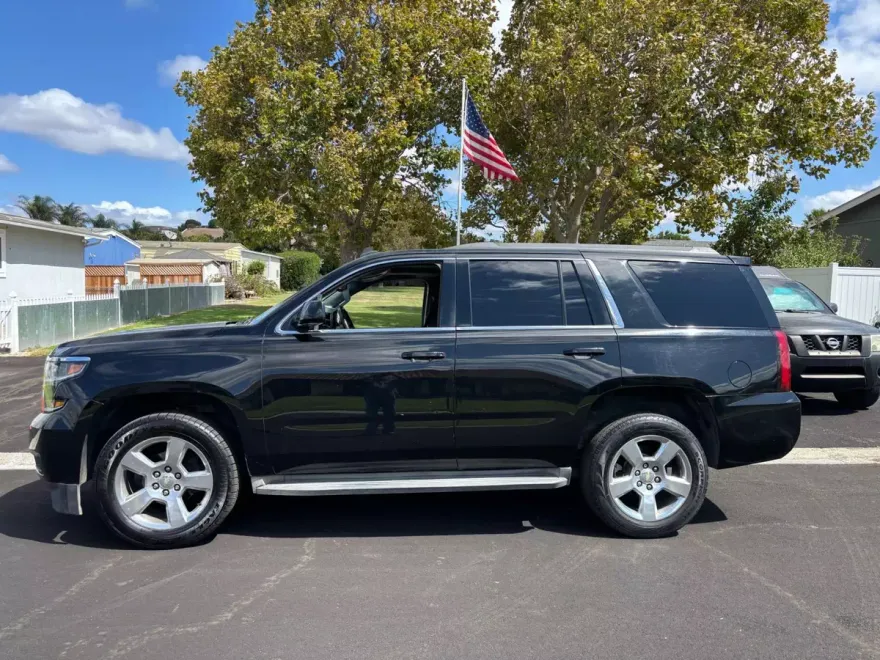 2015 Chevrolet Tahoe LT photo 1