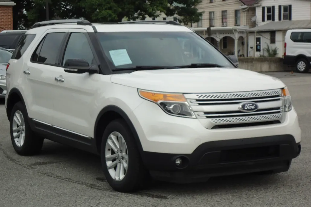 2014 Ford Explorer XLT photo 1