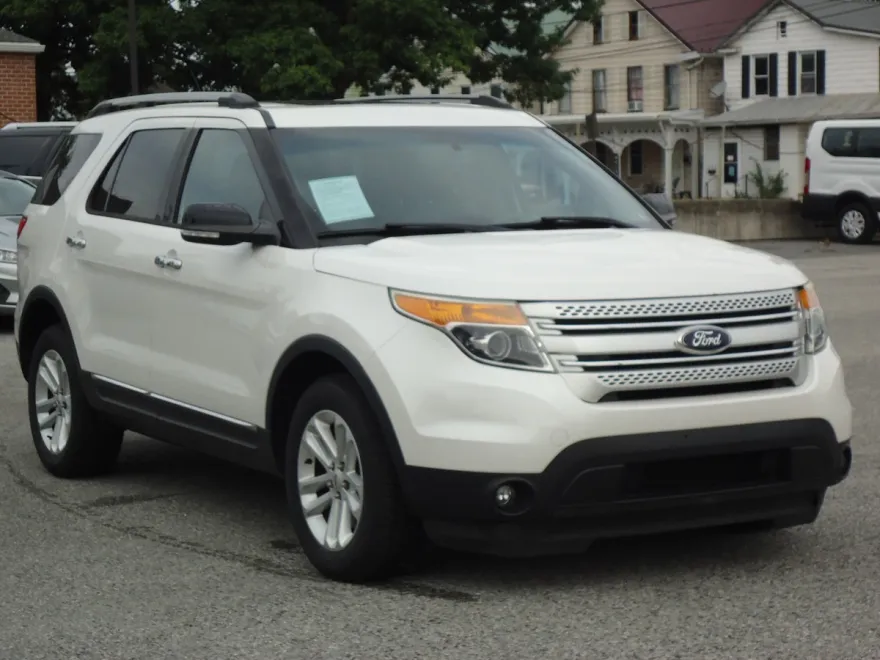 2014 Ford Explorer XLT photo 1