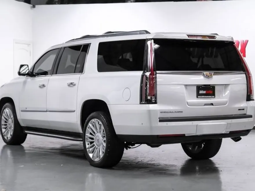 2019 Cadillac Escalade ESV Luxury photo 16