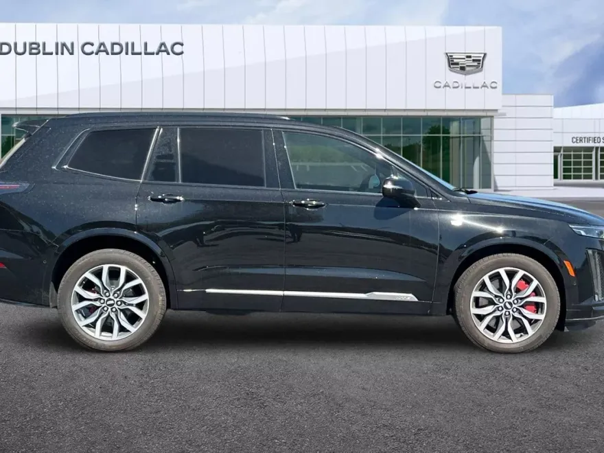 2024 Cadillac XT6 Sport photo 1