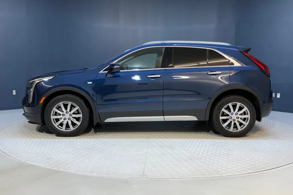 2022 Cadillac XT4 Premium Luxury photo 1